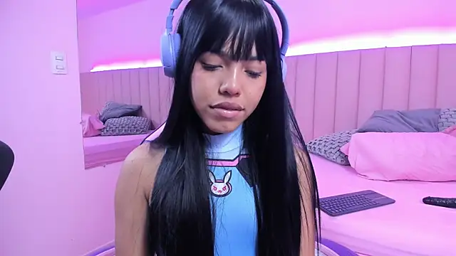 KellyOlsenbe online show from 01-16-25, 08:36