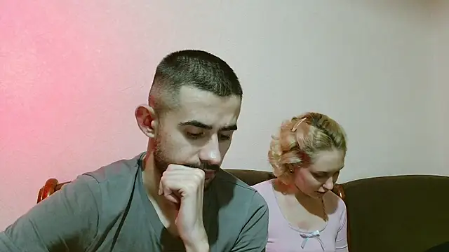 Snapshot of Sweet__Daddy chatting on 02-14-25, 02:44 Sweet Daddy online show from 02-14-25, 02:44