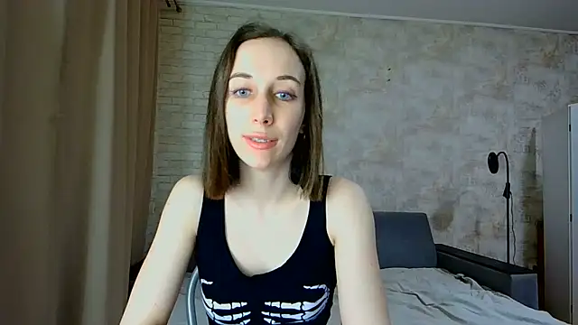 Snapshot of Anika_bloom chatting on 06-16-26, 10:12 Anika bloom online show from 06-16-26, 10:12