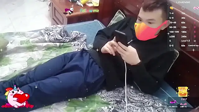 Snapshot of MIXEMKUTAKO chatting on 12-13-24, 12:31 MIXEMKUTAKO online show from 12-13-24, 12:31