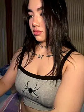 Snapshot of Nickiiiii chatting on 10-18-25, 04:52 Nickiiiii online show from 10-18-25, 04:52