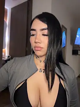Nickiiiii online show from 05-29-26, 05:49