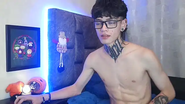 Snapshot of Dan_brownn chatting on 12-28-24, 06:06 Dan brownn online show from 12-28-24, 06:06