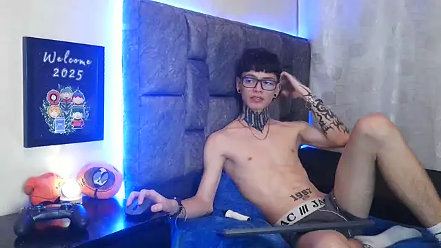 Snapshot of Dan_brownn chatting on 01-03-25, 03:38 Dan brownn online show from 01-03-25, 03:38