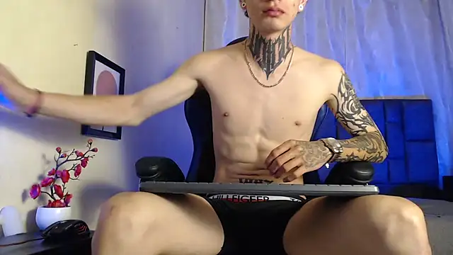 Snapshot of Dan_brownn chatting on 09-26-25, 01:09 Dan brownn online show from 09-26-25, 01:09