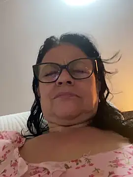 Snapshot of Sharongirl07 chatting on 05-17-26, 12:52 Sharongirl07 online show from 05-17-26, 12:52