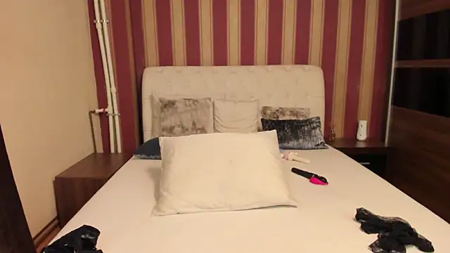 Snapshot of AshPage chatting on 02-04-26, 10:15 AshPage online show from 02-04-26, 10:15