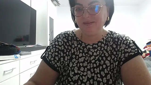 Amandamuller1982 online show from 10-30-25, 08:20