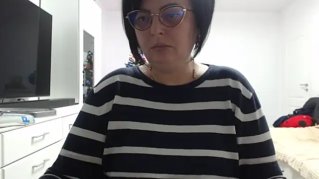 Amandamuller1982 online show from 12-13-25, 09:20