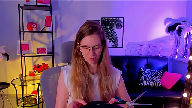 Sharon Evansi online show from 03-14-25, 05:57