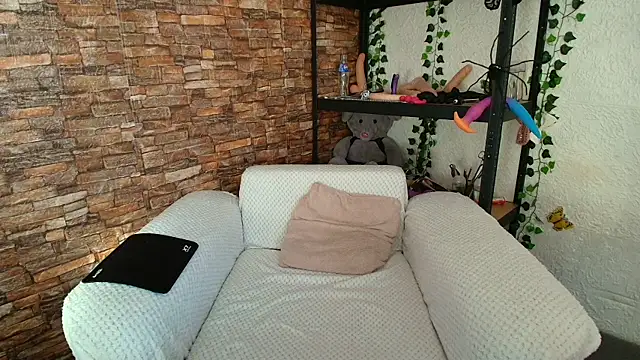 andradahot15 online show from 11-03-25, 01:34