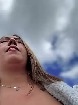 VIOLETA-25  online show from 12-19-25, 03:30