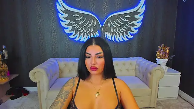 Snapshot of anemarieejolie chatting on 09-19-25, 05:35 anemarieejolie online show from 09-19-25, 05:35