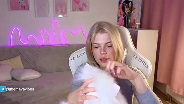 Maya Rave online show from 02-01-26, 03:27