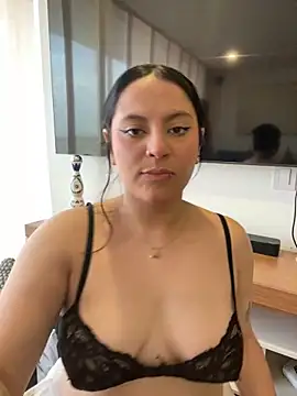 Snapshot of PoliBenett_ chatting on 02-25-25, 09:13 PoliBenett online show from 02-25-25, 09:13