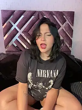 Snapshot of PoliBenett_ chatting on 03-17-25, 04:22 PoliBenett online show from 03-17-25, 04:22