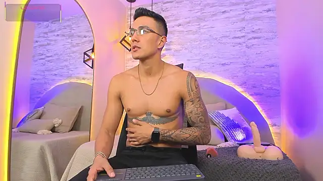 Aron Bolt online show from 03-06-26, 10:17