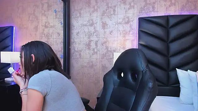 HazelMoret online show from 12-28-24, 11:16