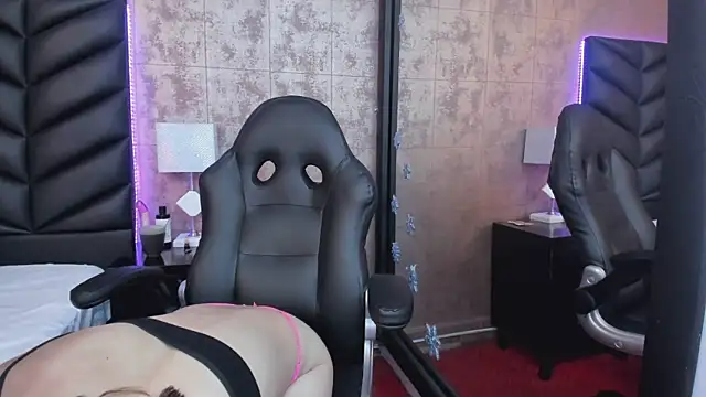 HazelMoret online show from 01-15-25, 05:26