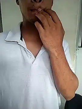 Snapshot of morenomr1 chatting on 12-20-24, 05:51 morenomr1 online show from 12-20-24, 05:51