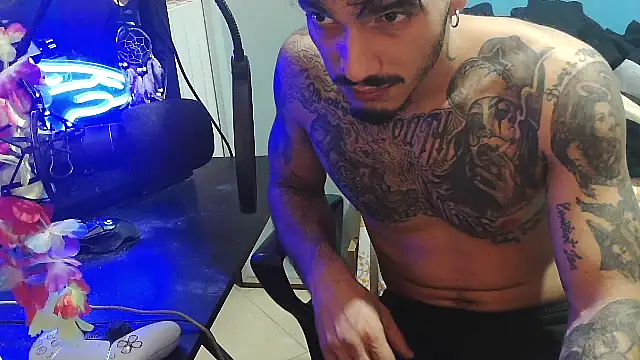 Snapshot of Badboyi1997 chatting on 09-29-25, 10:25 Badboyi1997 online show from 09-29-25, 10:25