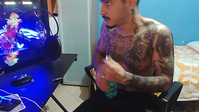 Snapshot of Badboyi1997 chatting on 10-03-25, 12:29 Badboyi1997 online show from 10-03-25, 12:29