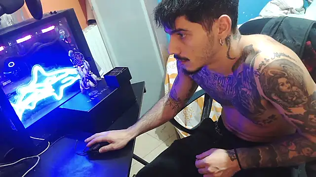 Snapshot of Badboyi1997 chatting on 10-10-25, 10:42 Badboyi1997 online show from 10-10-25, 10:42