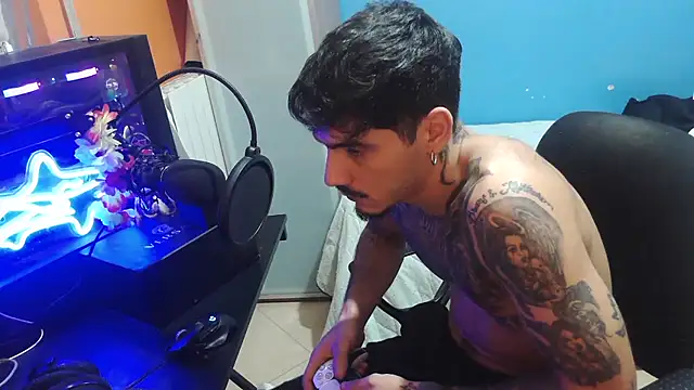 Snapshot of Badboyi1997 chatting on 10-14-25, 12:00 Badboyi1997 online show from 10-14-25, 12:00