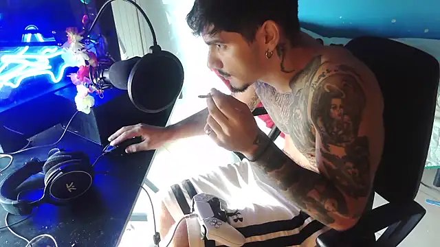 Snapshot of Badboyi1997 chatting on 10-14-25, 12:06 Badboyi1997 online show from 10-14-25, 12:06