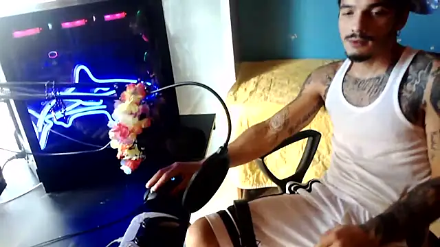 Snapshot of Badboyi1997 chatting on 11-01-25, 10:50 Badboyi1997 online show from 11-01-25, 10:50