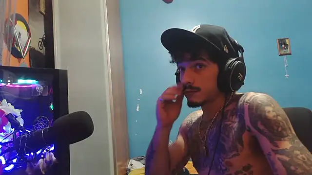 Snapshot of Badboyi1997 chatting on 11-20-25, 12:44 Badboyi1997 online show from 11-20-25, 12:44