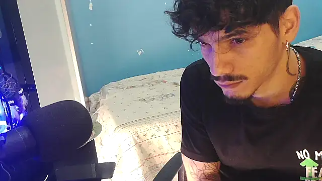 Snapshot of Badboyi1997 chatting on 02-19-26, 12:23 Badboyi1997 online show from 02-19-26, 12:23