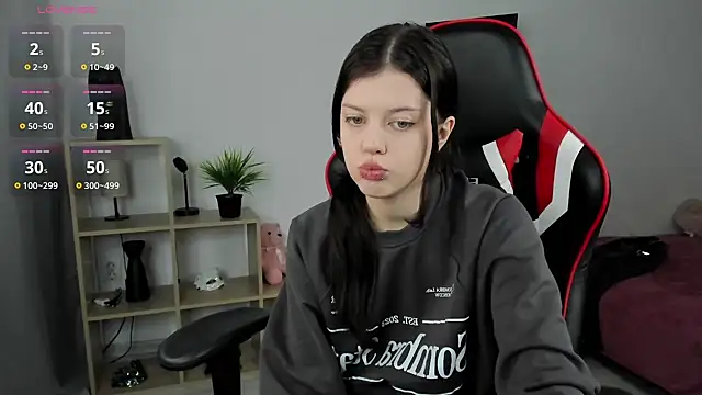 Snapshot of Este_Glen chatting on 12-06-24, 12:56 Este Glen online show from 12-06-24, 12:56