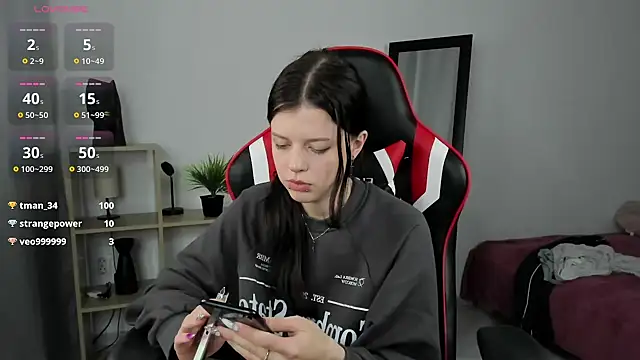 Snapshot of Este_Glen chatting on 12-06-24, 04:03 Este Glen online show from 12-06-24, 04:03