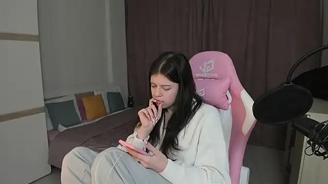 Snapshot of Este_Glen chatting on 12-31-24, 12:54 Este Glen online show from 12-31-24, 12:54