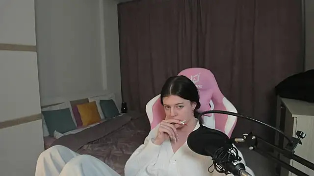 Snapshot of Este_Glen chatting on 12-31-24, 03:55 Este Glen online show from 12-31-24, 03:55