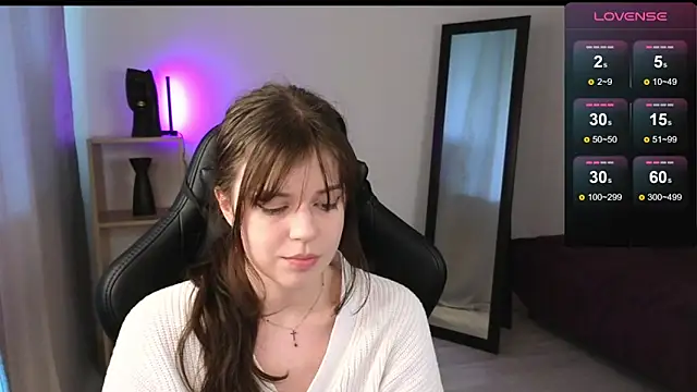 Snapshot of Este_Glen chatting on 03-07-25, 02:56 Este Glen online show from 03-07-25, 02:56