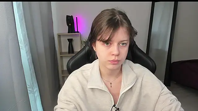 Snapshot of Este_Glen chatting on 03-09-25, 11:58 Este Glen online show from 03-09-25, 11:58