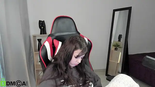 Snapshot of Este_Glen chatting on 03-13-25, 03:17 Este Glen online show from 03-13-25, 03:17