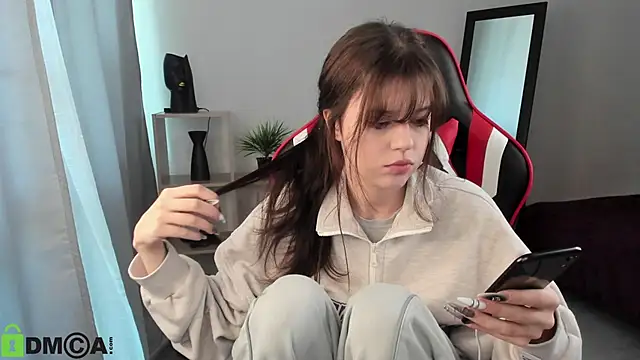 Snapshot of Este_Glen chatting on 03-21-25, 10:28 Este Glen online show from 03-21-25, 10:28