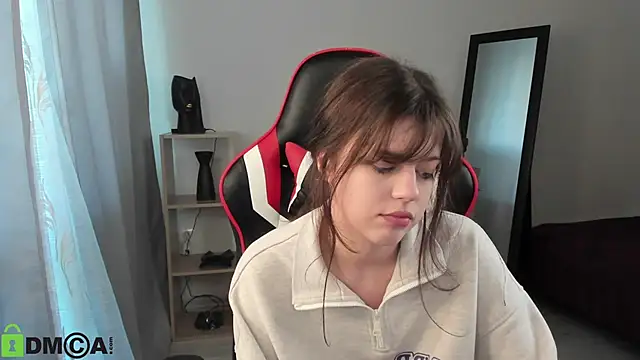 Snapshot of Este_Glen chatting on 03-21-25, 01:34 Este Glen online show from 03-21-25, 01:34