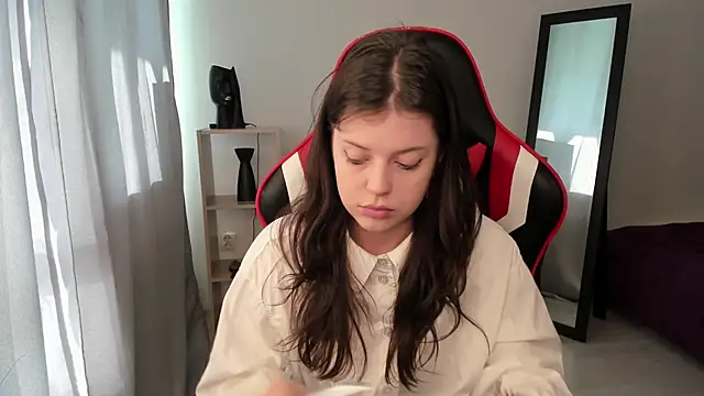 Snapshot of Este_Glen chatting on 03-23-25, 07:42 Este Glen online show from 03-23-25, 07:42