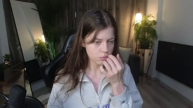 Snapshot of Este_Glen chatting on 10-16-25, 10:33 Este Glen online show from 10-16-25, 10:33