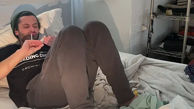 Dylansd online show from 12-28-24, 01:59