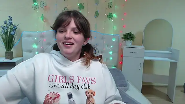 Snapshot of StaceyLex chatting on 03-19-25, 09:38 StaceyLex online show from 03-19-25, 09:38