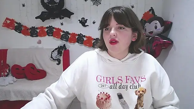 Snapshot of StaceyLex chatting on 10-25-25, 05:37 StaceyLex online show from 10-25-25, 05:37