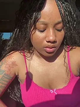 Snapshot of strip4faith chatting on 09-12-25, 09:37 strip4faith online show from 09-12-25, 09:37