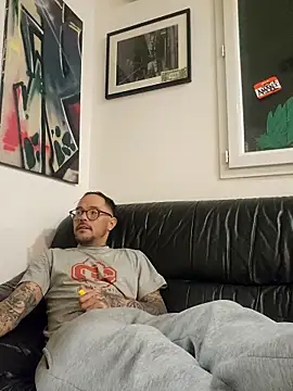 mileflav0r online show from 12-05-25, 05:42