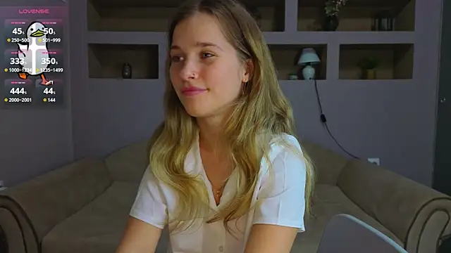 Snapshot of LinaCristonsen chatting on 10-26-25, 03:29 LinaCristonsen online show from 10-26-25, 03:29