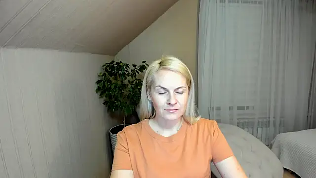 Alicee Gracee online show from 01-10-25, 04:20